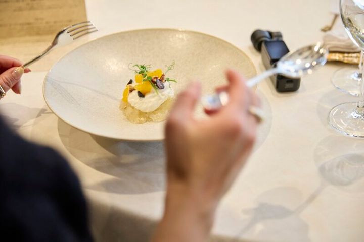 【Dessert】安らぎの一皿 カモミール香るムースと、はちみつのジュレを添えて