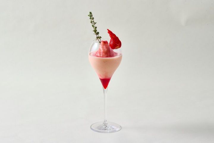 『桜香るベリーヤクルト with Yakult1000』 販売価格：1650円（税込）