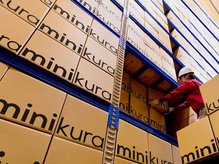 段ボールは温度・湿度を一定に保った環境下で保管される