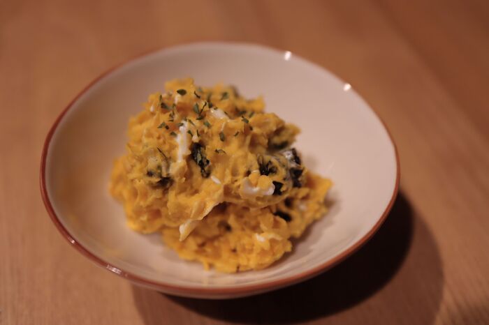 いつものヨーグルトに『塩』を入れてみて！甘くない食べ方がめちゃウマでした♡〈塩ヨーグルト漬け〉にチャレンジ