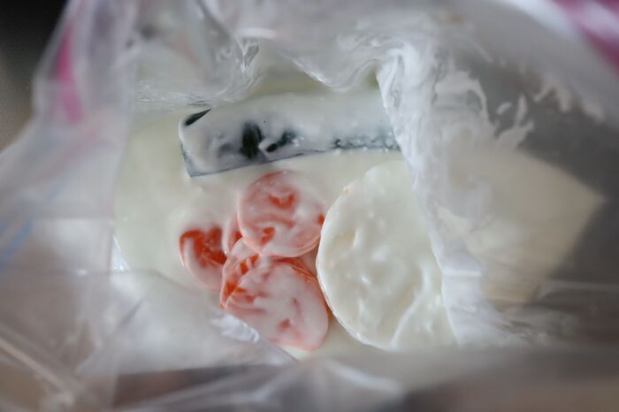 いつものヨーグルトに『塩』を入れてみて！甘くない食べ方がめちゃウマでした♡〈塩ヨーグルト漬け〉にチャレンジ