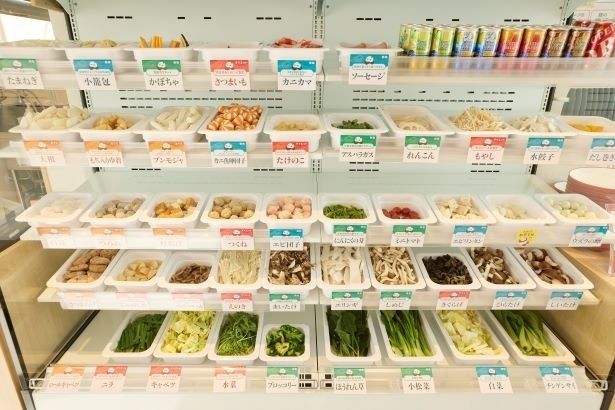 40種以上の具材が食材ケースに並ぶ