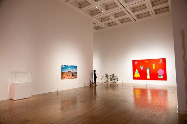 「第6章 なんでもないものから何かが生まれる：身近にあるもの」の展示風景