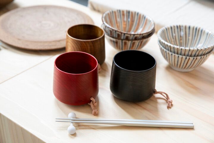 歴史建築のレトロなシャンデリアの下で過ごす横浜のカフェ時間「CRAFT. 」