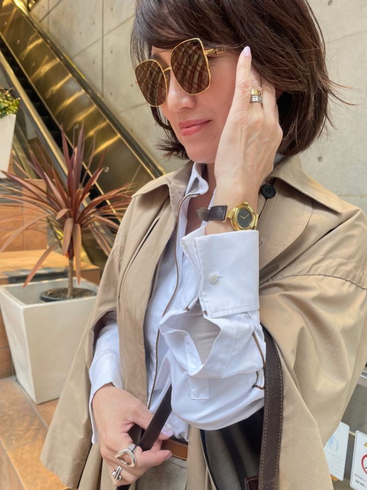 「時計、バッグ、サングラスも『フェンディ』で統一して、お気に入りアイテムとのコーディネートを楽しんでいます」