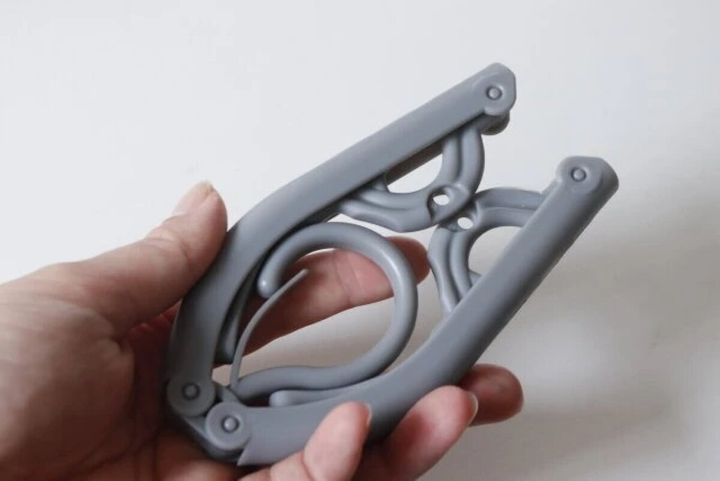 ダイソー 折りたたみハンガー（ピンチ付）