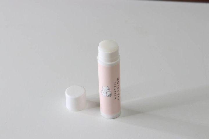 ダイソーのLJ モイスチャー リップクリームのアップルの香り