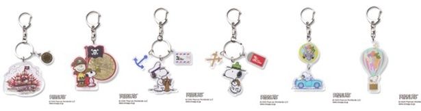 「アクリルキーホルダー」(各1760円)