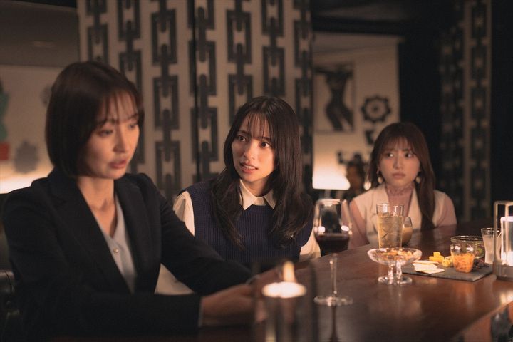 『サレタ側の復讐（ふくしゅう）〜同盟を結んだ妻たち〜』第1話より （C）「サレタ側の復讐」製作委員会 width=