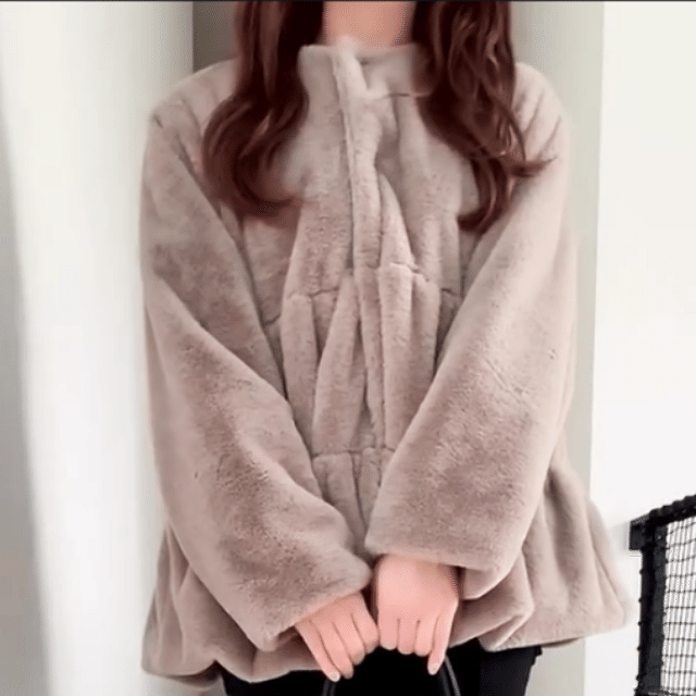 しまむら「切替フェイクファーコート」