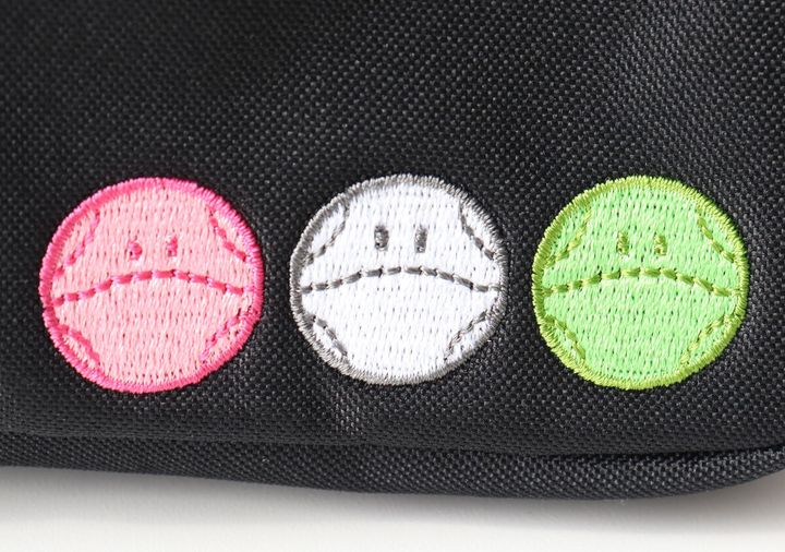 宝島社ムック付録の機動戦士ガンダム春ハロの三色ハロショルダーバッグ＆チャームBOOK3