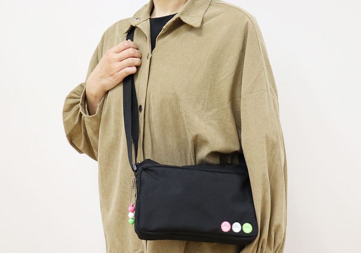 宝島社ムック付録の機動戦士ガンダム春ハロの三色ハロショルダーバッグ＆チャームBOOK8