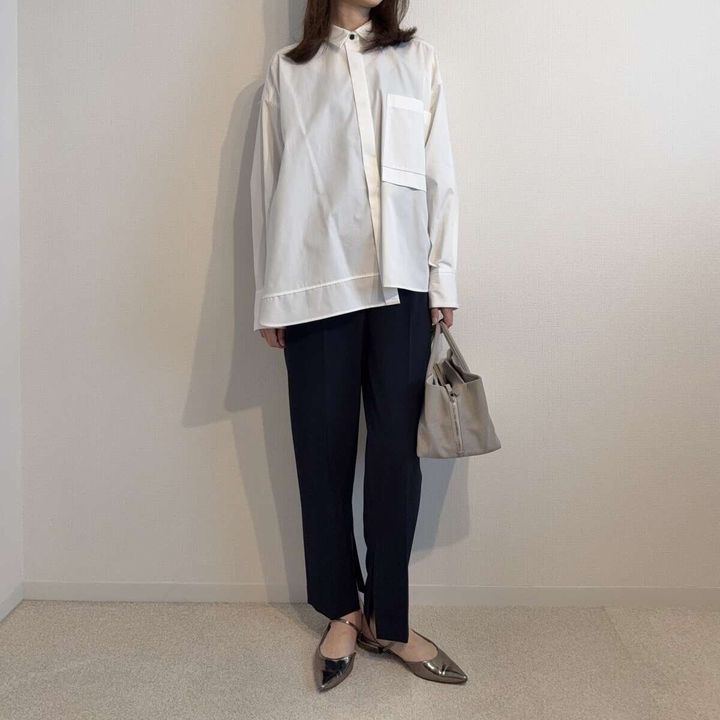 Owné Oddo Shirtsのテーパードパンツコーデ