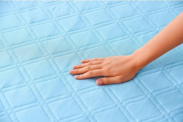接触冷感生地で夏場でも快適