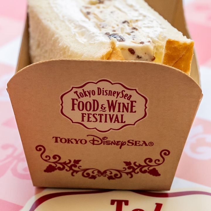 東京ディズニーシー・フード＆ワイン・フェスティバル／ドックサイドダイナー「ナッツとドライフルーツのクリームサンド（ロイヤルブレッド使用）」4