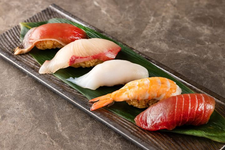 寿司（赤酢のシャリ）