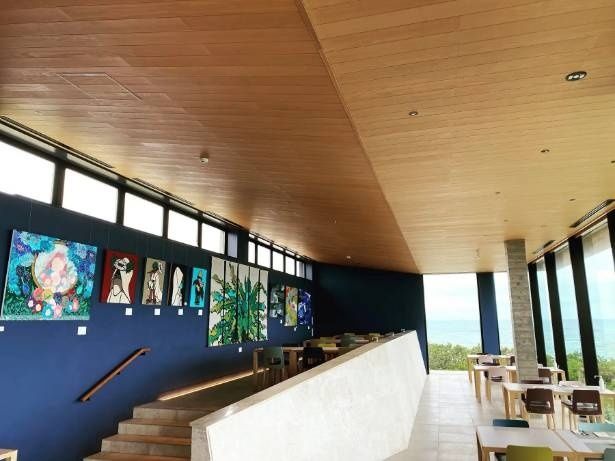 併設の「オールーグリル」には原画を展示