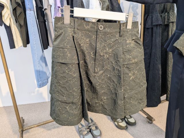 GU×rokhのユーティリティスコート