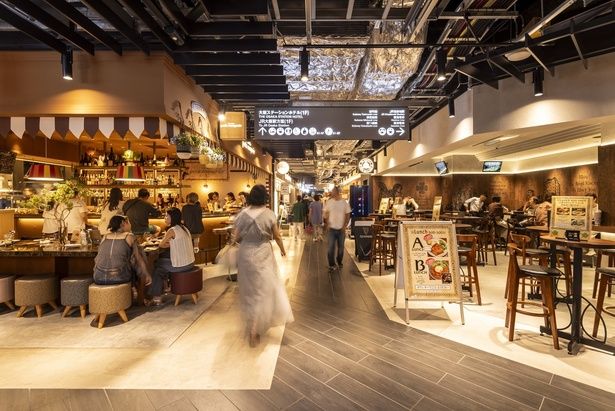 仕事帰りの会社員にも立ち寄りやすい「うめよこ」 撮影 伊藤 彰/アイフォト