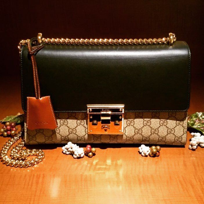 グッチの華やかなチェーンバッグ