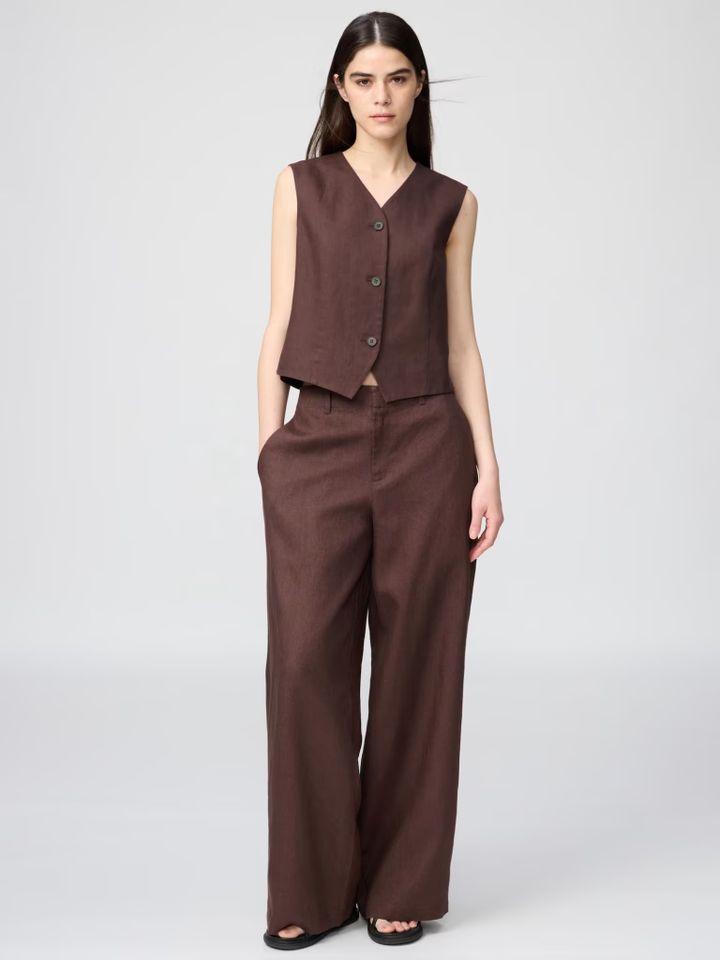 ユニクロ：シー「プレミアムリネンパンツ」￥6,990