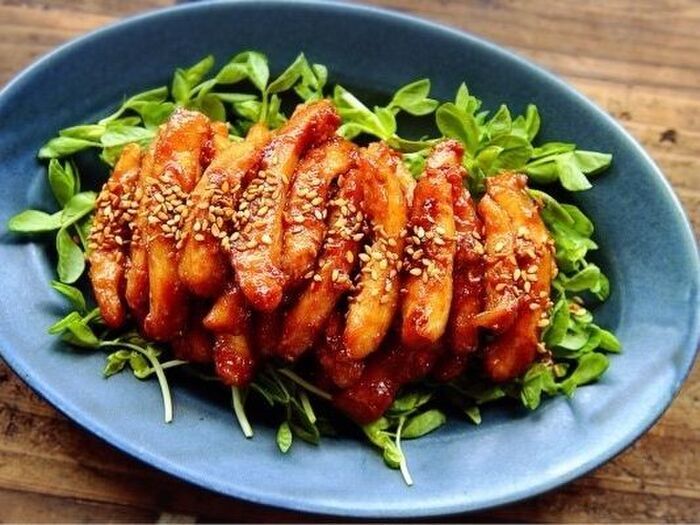 下味5分でパパッと簡単♡『鶏むね肉』で作る焼肉風スティックチキン。おつまみやお弁当にぴったり！