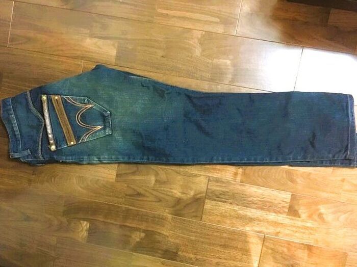 ズボンを「小さく」たたむ方法。こんなにコンパクトになっちゃうの！？【収納ワザ】