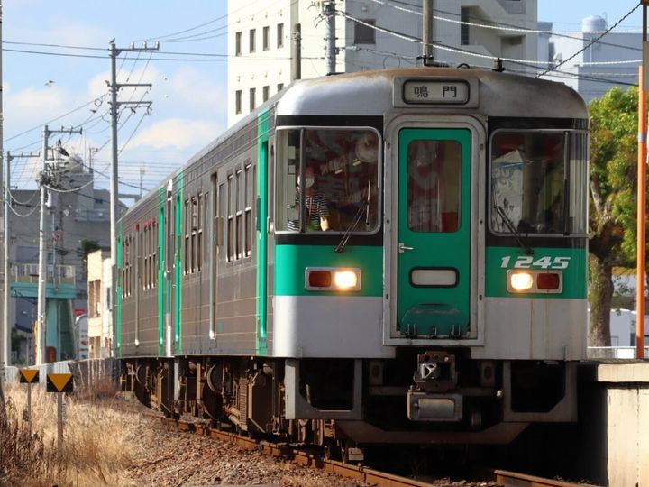 All About ニュース編集部が全国250人を対象に実施した「難読駅名に関するアンケート」の調査結果から、読むのが難しいと思う「徳島県の駅」ランキングを発表！ 2位「撫養」を抑えた1位は？