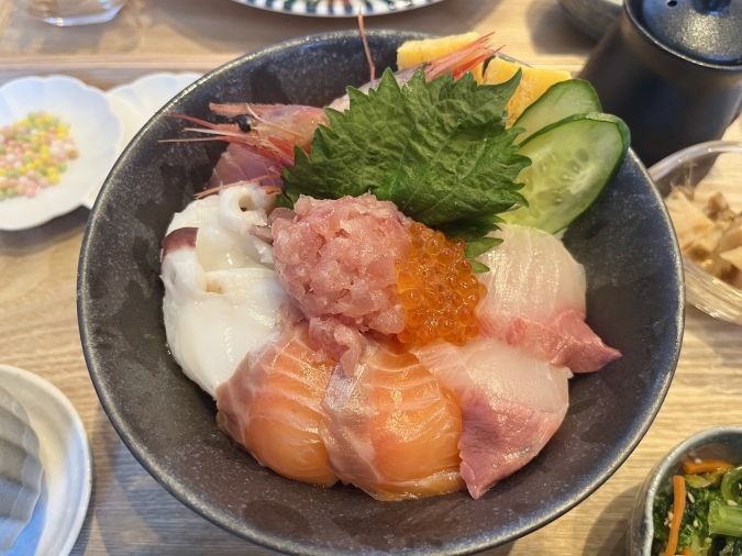 初雪 春吉店 hatsuyuki 特選海鮮丼