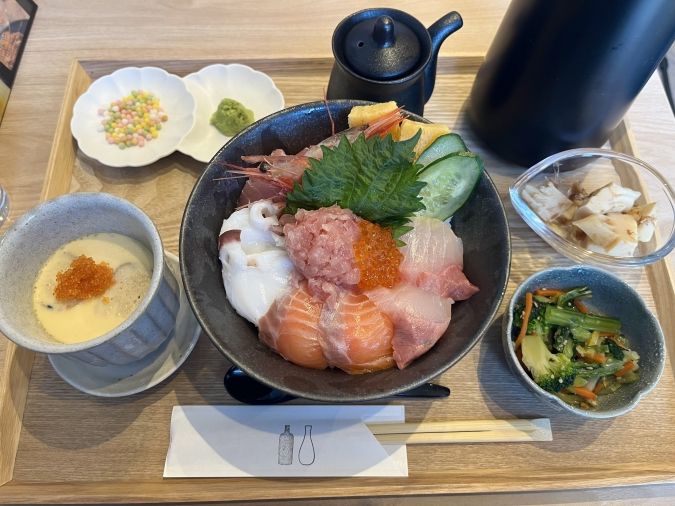 初雪 春吉店 hatsuyuki 特選海鮮丼