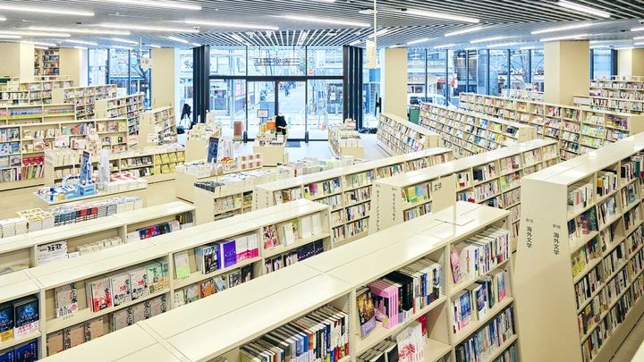 三省堂の店内1F