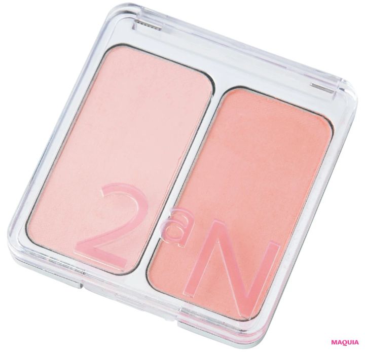 美容家 小林ひろ美さんのおすすめコスメ 2aN デュアルチーク 02