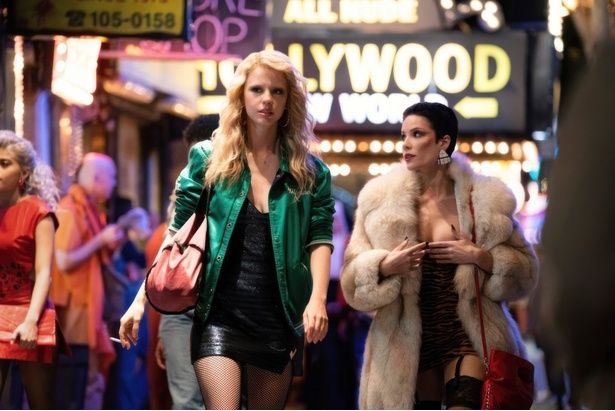 『MaXXXine マキシーン』は、サタニックパニック真っ只中の80年代ハリウッドが舞台 [c] A24 / Courtesy Everett Collection