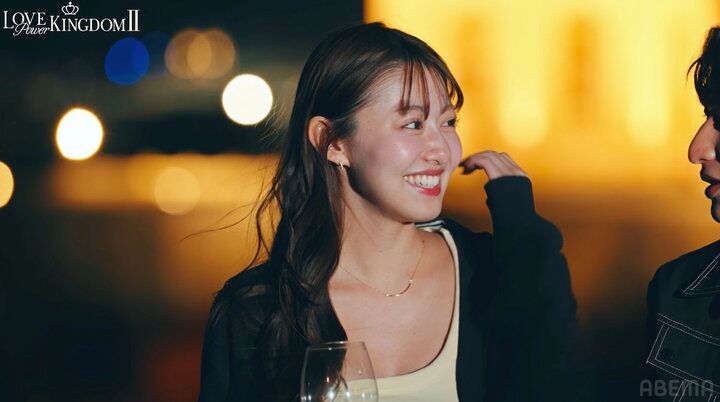 【写真・画像】「初めてキスしたね」童顔”むちふわボディ”美女、男性とこっそり抜け出し「誰も見てないでしょ？」 2枚目