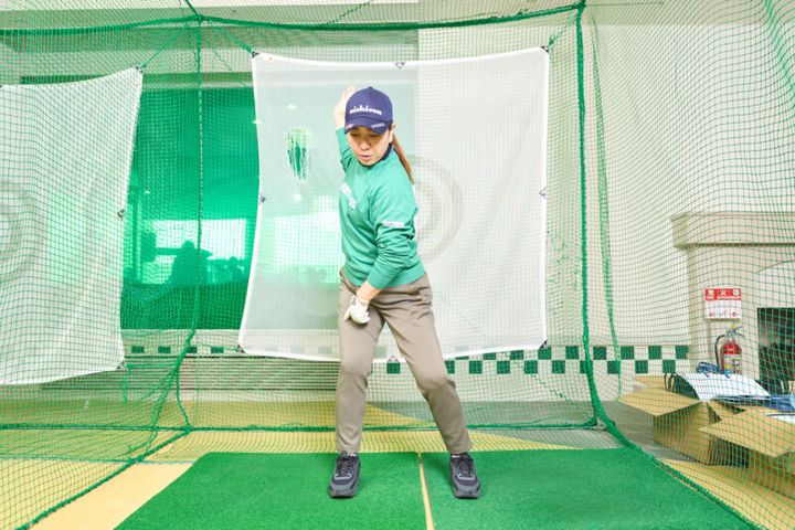 ドライバーが上手くなる「足の使い方」！女子プロが解説
