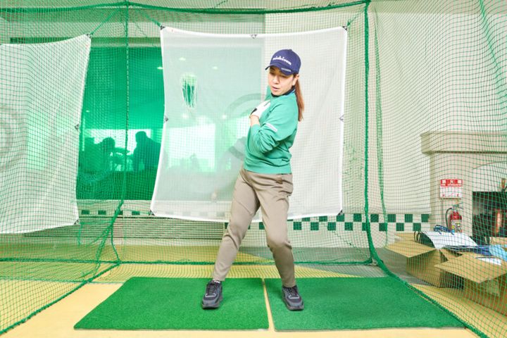 ドライバーが上手くなる「足の使い方」！女子プロが解説
