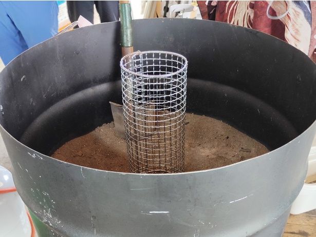 鮎をふっくらと焼き上げる鮎焼き缶