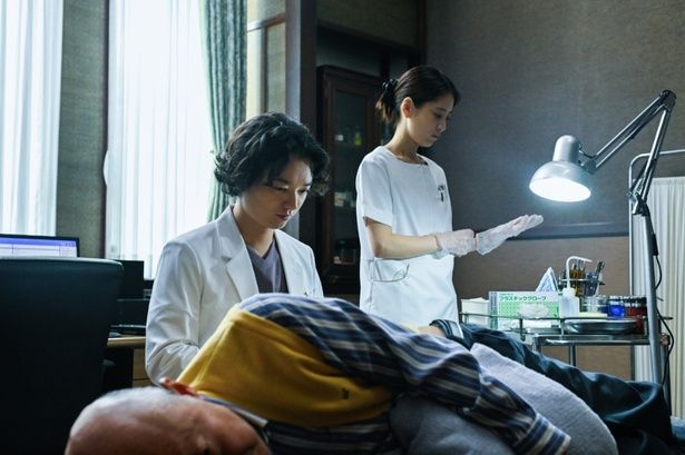 【写真を見る】「映像化、絶対不可能！」と話題を呼んだ現役医師作家による衝撃作を、染谷将太主演で映画化 [c]2025 N.R.E.