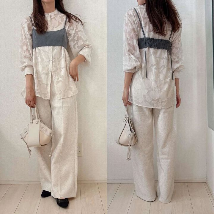 ユニクロスウェットストレートパンツナチュラル淡色ブラウスコーデ