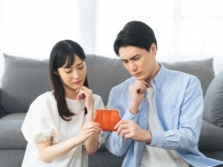 共働き夫婦が節約したい場合、財布は夫婦一緒が望ましい？（画像はイメージ）