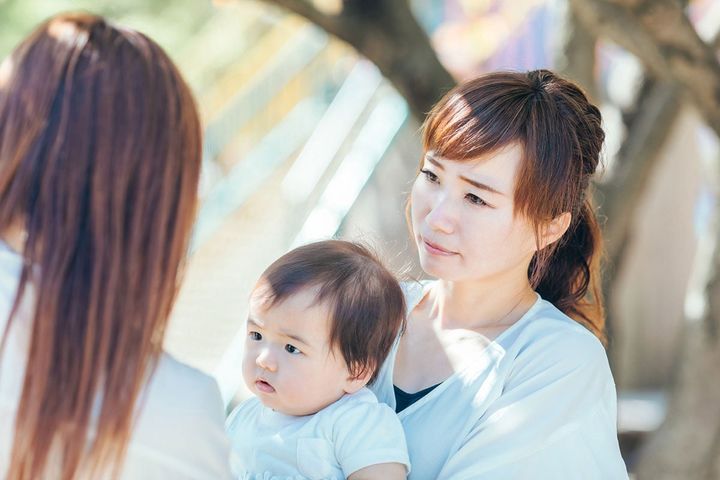 あなたの周りにもいる？「距離感がバグってる」ママ友