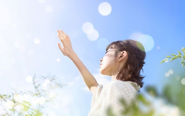 敏感肌の透明感ケア！紫外線が気になる季節は「ディセンシア」の美白アイテムに注目 Graphs / PIXTA(ピクスタ)