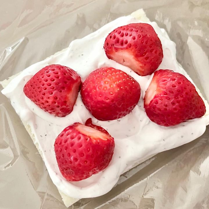 紅茶といちごのフルーツサンド