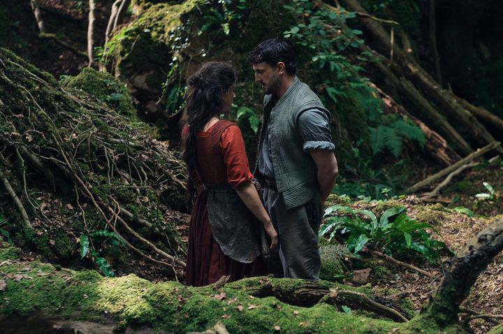 シェイクスピア（ポール・メスカル）は8歳年上のアグネスと恋に落ちる