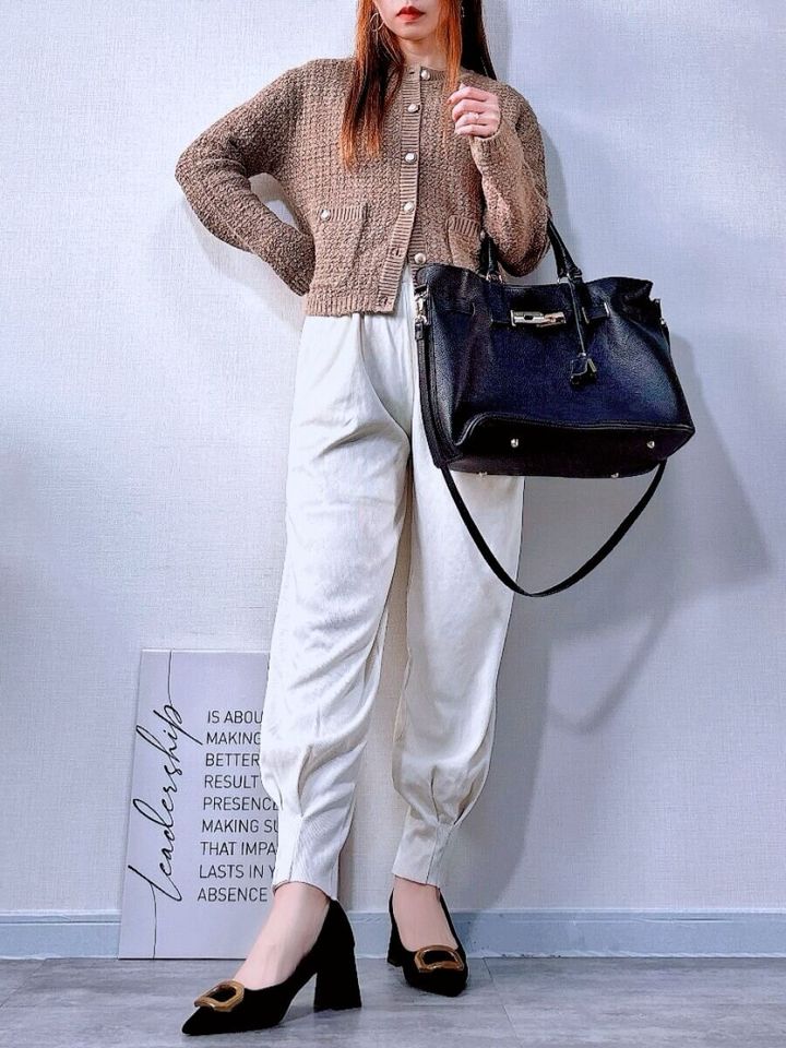 GU ツイーディーニットカーディガン ベージュ×ジョガーパンツコーデ