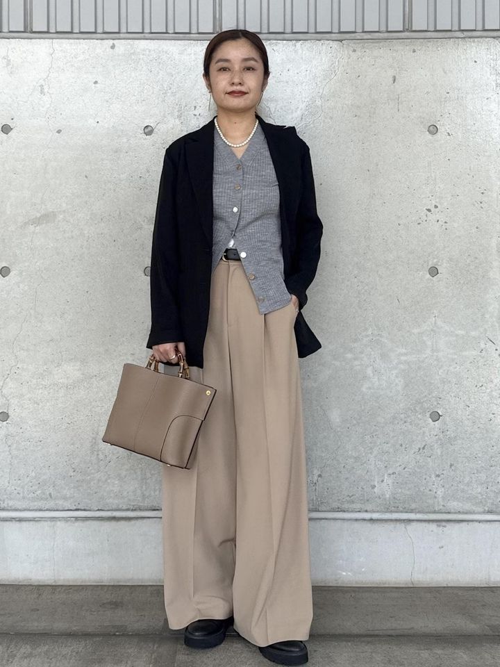 ライトグレー＆ベージュの配色が上品