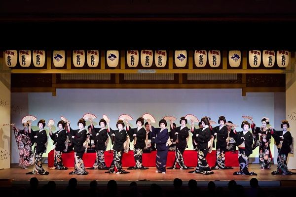 【東京都新宿区】東急歌舞伎町タワーで「第40回特別公演 神楽坂をどり」開催！五感を揺さぶる、江⼾情緒の「粋」を堪能