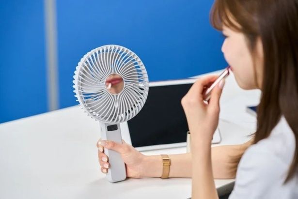 チェックミラーが付いているのもうれしい