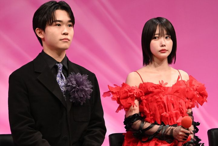 ドラマ『惡の華』記者会見に登場した（左から）鈴木福、あの クランクイン！ width=