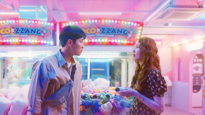 映画『プリティ・クレイジー 悪魔が引っ越してきた』場面写真 （C）2025 CJ ENM Co., Ltd., FILMMAKERS R&K ALL RIGHTS RESERVED width=